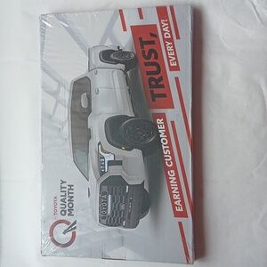 🍊3/$15🍊 Toyota Tundra Truck Wood Model Kit